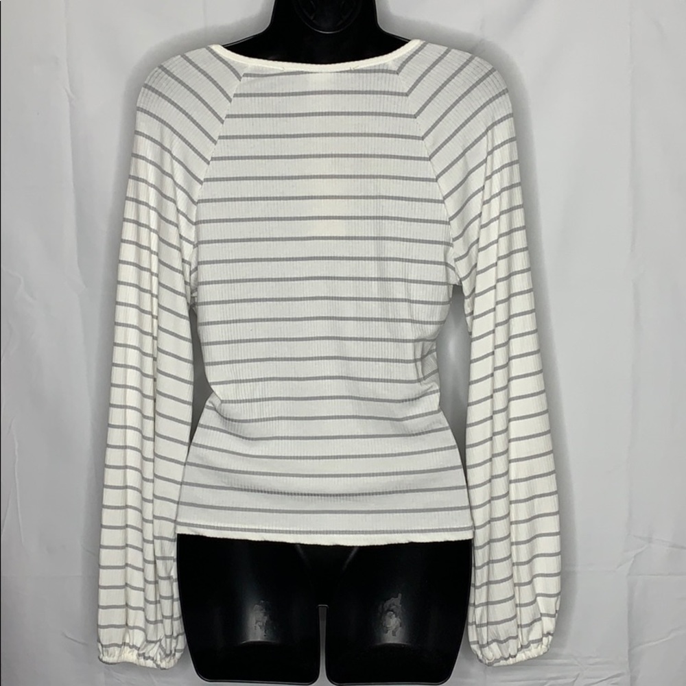 American Rag twist front balloon sleeve top - Picture 6 of 6